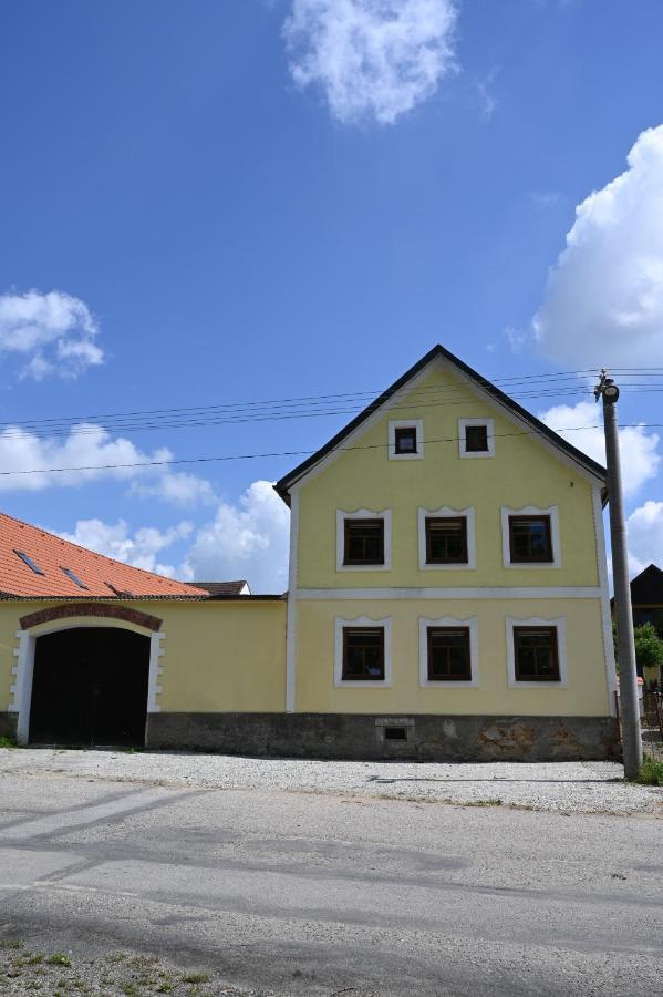 Penzion Mezi Radky Jindrichuv Hradec Exterior photo
